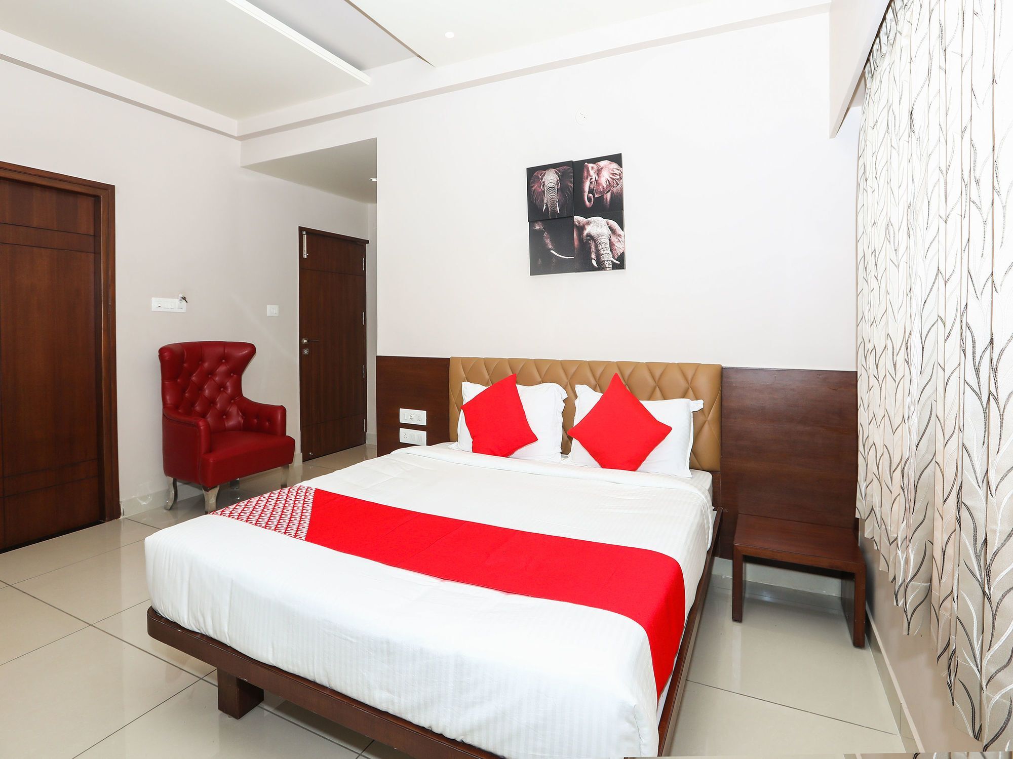 Oyo 15220 Jn Stay Mysuru Zewnętrze zdjęcie