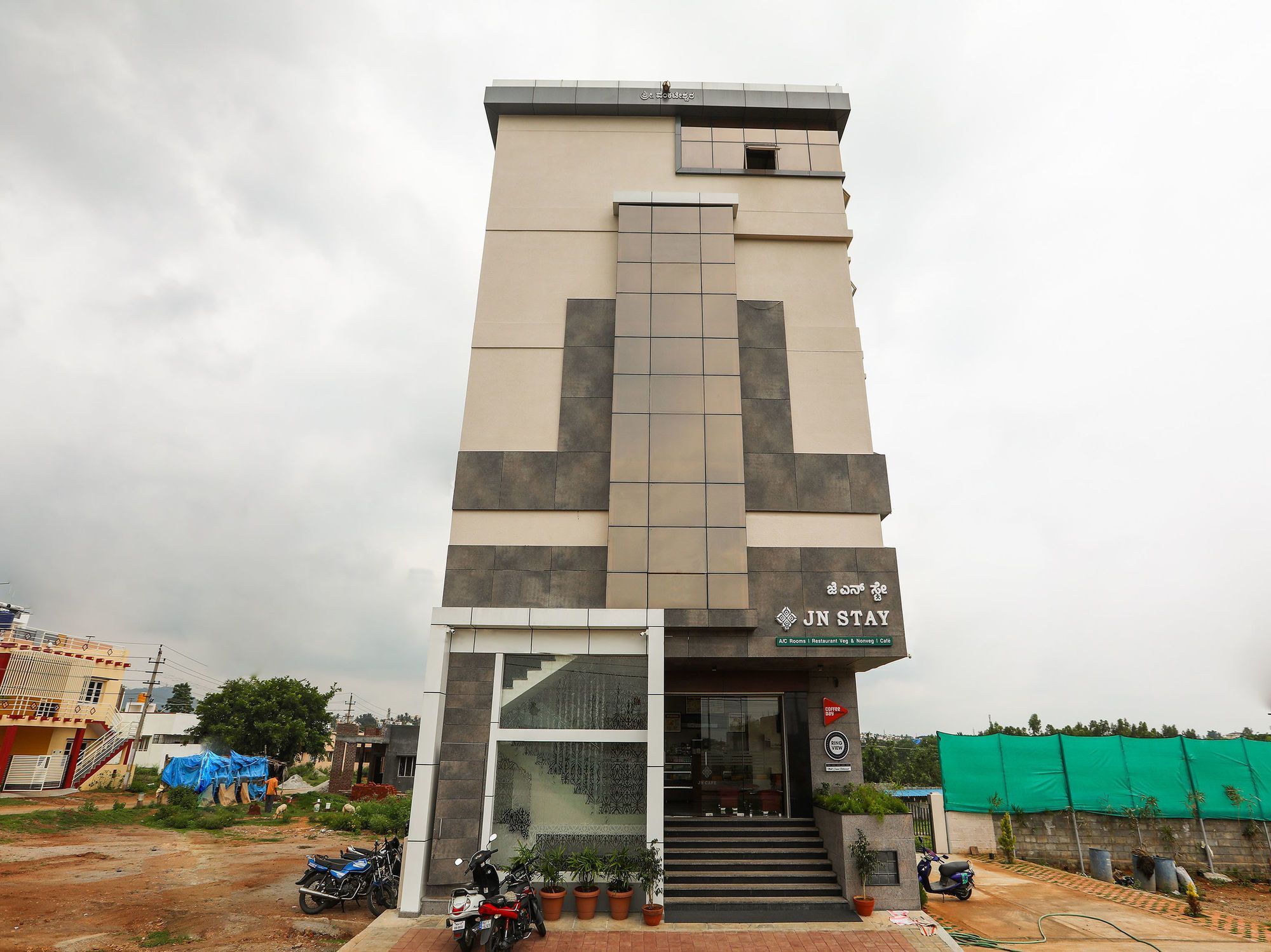 Oyo 15220 Jn Stay Mysuru Zewnętrze zdjęcie